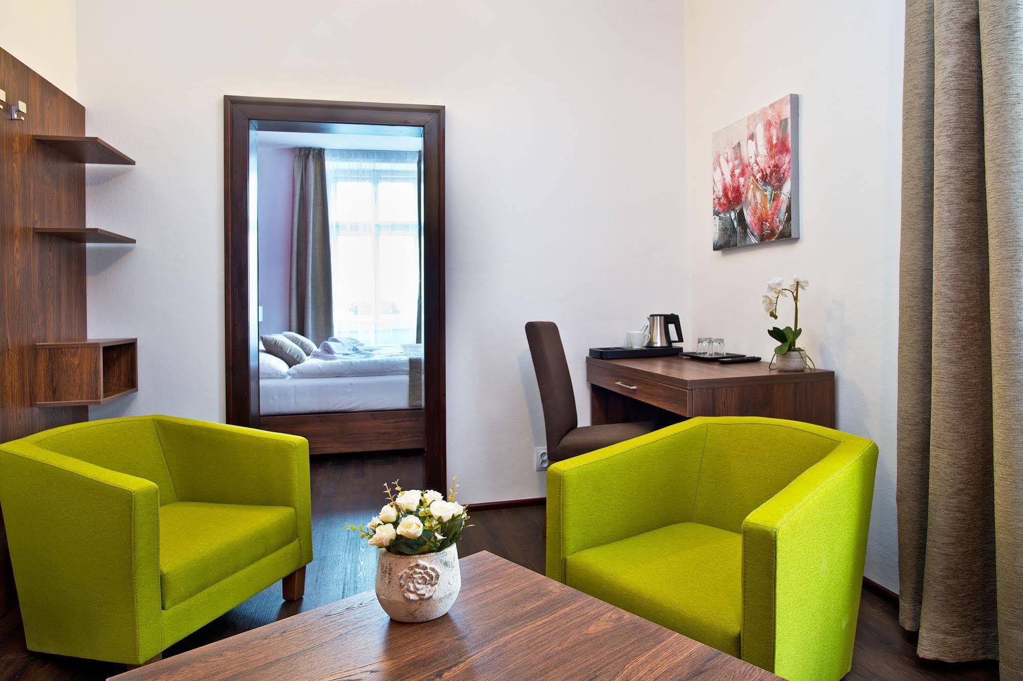 Hotel U Hada Zatec Экстерьер фото