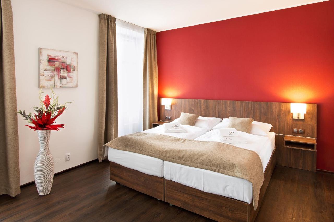Hotel U Hada Zatec Экстерьер фото